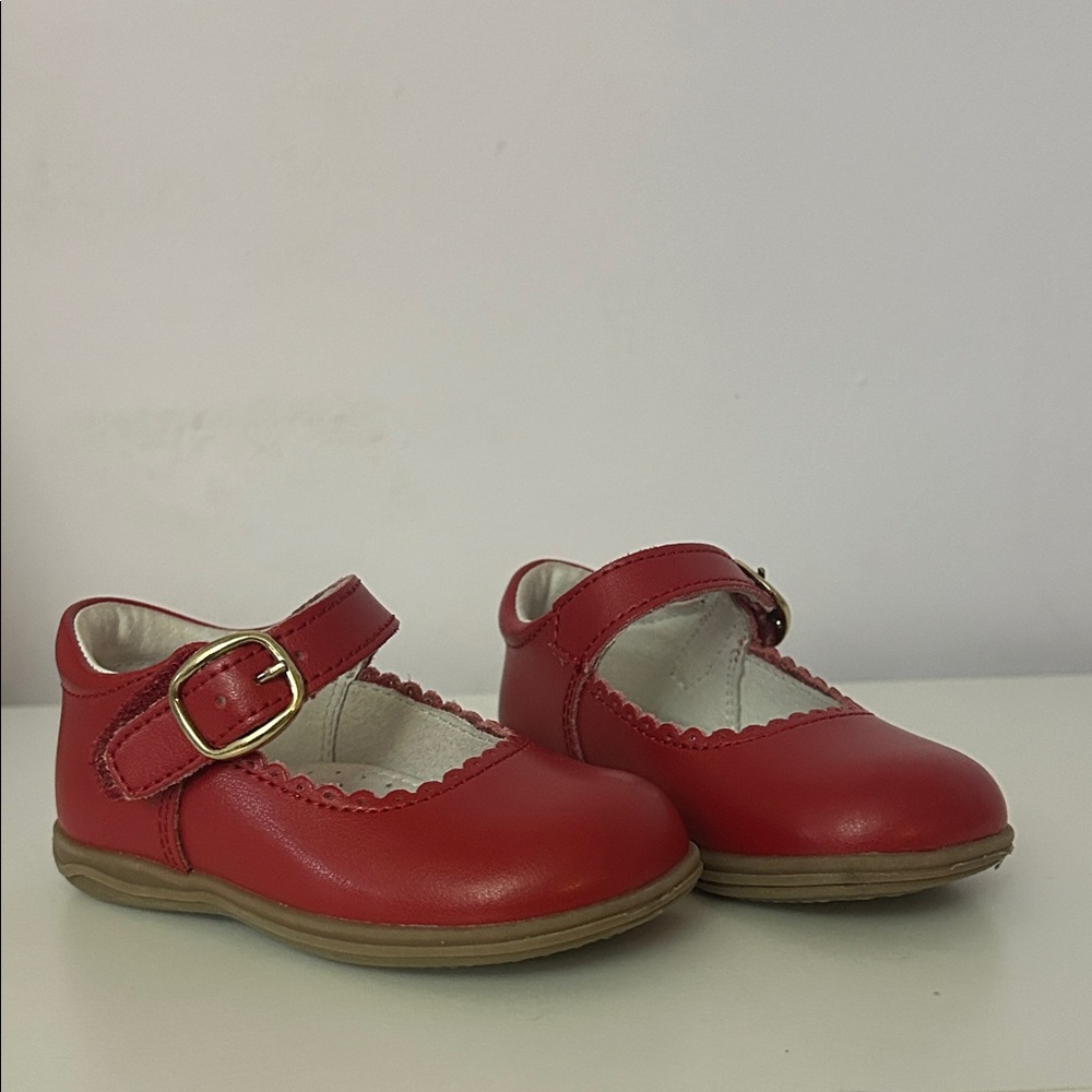 L'Amour Red Scalloped Mary Jane Shoes